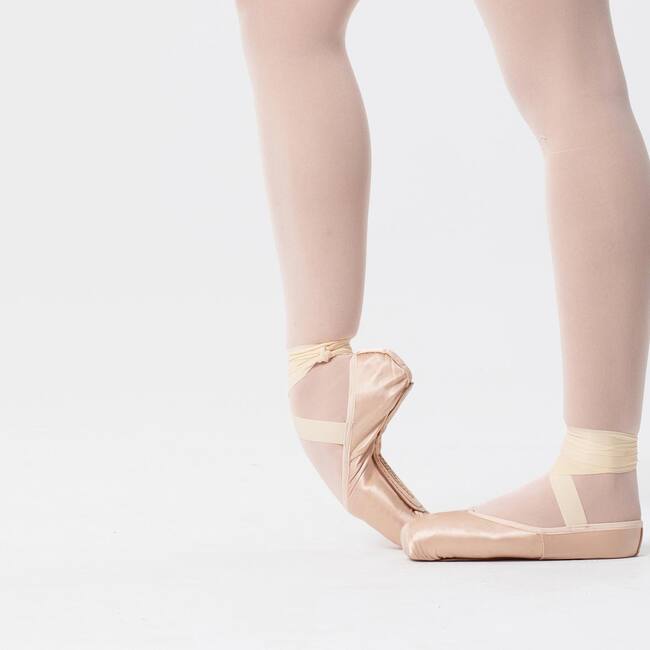 💥 LAST CHANCE! 💥 Shop our Tess Pointe Shoes now are 40% OFF! Choose your shank:

SOFT: for beginners and dancers who start pointe work
STANDARD: for beginners or intermediate dancer⁠s
STRONG: for intermediate or advanced dancers with a stronger foot and pointe work experienced
⁠
All pointe shoes are made in Spain, they included a satin ribbon and satin binding with elastic drawstring. Slighty tapered feathered toe box. Medium vamp, V shape throat and moderate platform. ⁠
⁠
➡️ If you have any doubt send us a DM!
.

#intermezzodance #dancewear #fordancers #dancewithintermezzo #balletdancer #balletlife #ballerina #dancer #dancing #pointe #pointeshoe #balletinspiration #ballet #balletlover #balletgirl #pointeshoes #ballerinaphotography #balletphotography #dance ⁠⁠#elegantballet